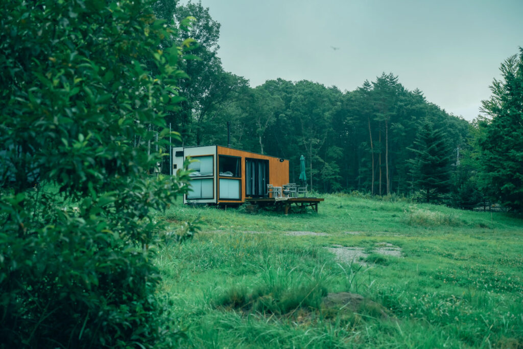 THE-NOMAD_Mt.YATSUGATAKE_62 広大な敷地の中のトレーラーハウスのタイニーホテル
